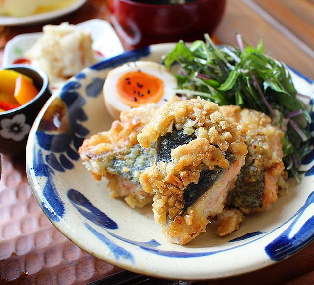 人気のおかず！鮭のナッツムニエル