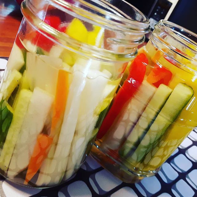 小腹が空いたときの作り置き!人気のピクルス