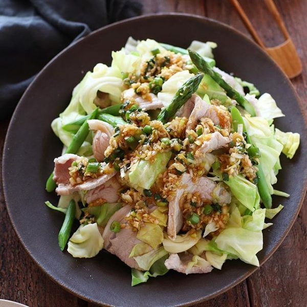 簡単レシピ◎キャベツと豚肉の香味ダレがけ