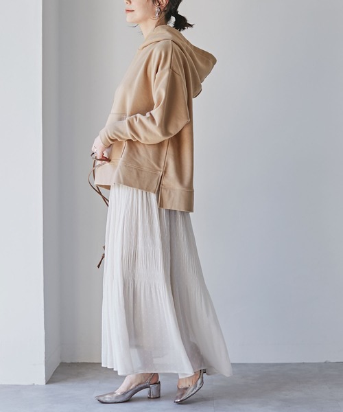 大人女子のパーカーコーデ 21最新 失敗しない流行りの着こなしテク Folk