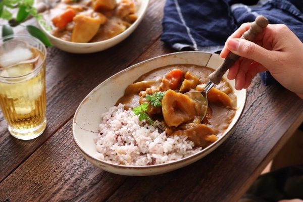 子供に人気の冬野菜レシピの根菜カレー