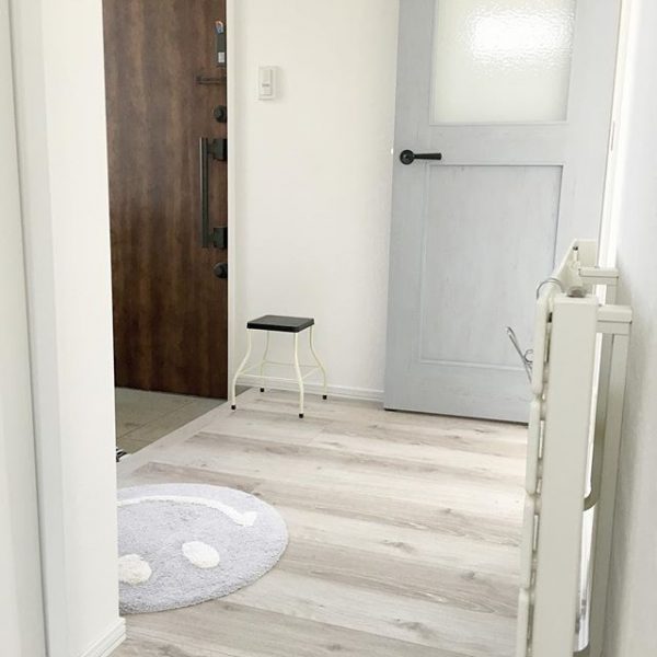 ふわふわな素材のマットで風水インテリア