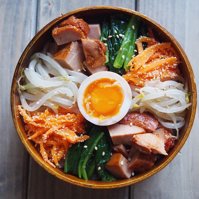 ビビンバのような詰め方!焼豚弁当