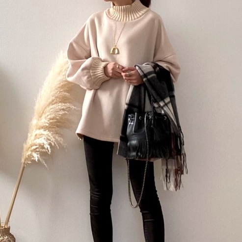 ユニクロ の黒パンツで細見えコーデ クールに決まる大人の着こなし術とは Folk