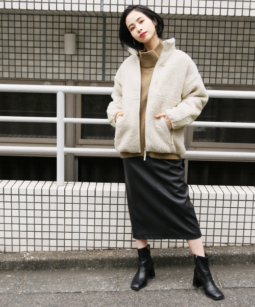 ボアアウター×タイトレザースカート