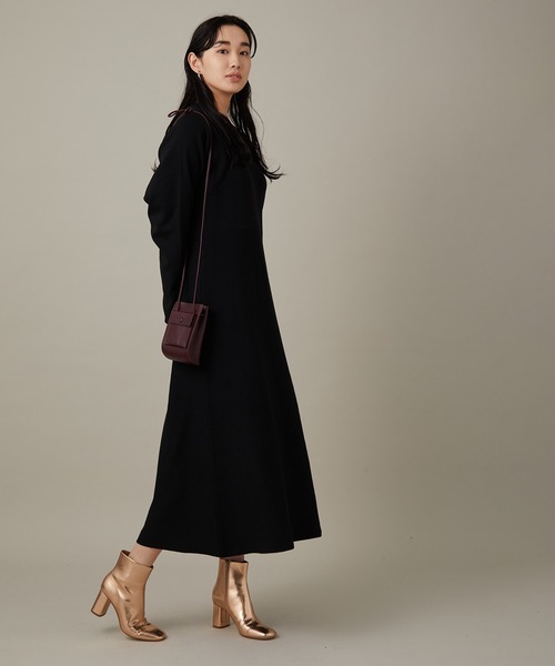 【一部店舗限定】バックボタンニットワンピース