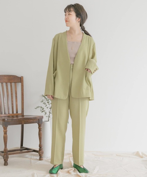 緑のパンツに合うコーデ選 21 差し色を使った旬の着こなし方って Folk 緑のパンツに合うコーデ選 21 差し色を使った旬の着こなし方って Folk