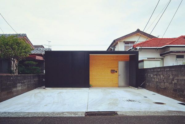 モダンな平屋住宅の玄関