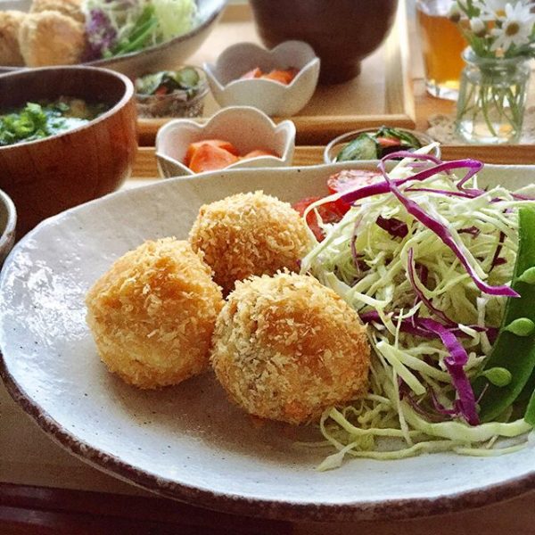 子供が食べやすくて人気な主菜「ひとくちコロッケ」