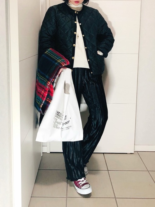 ダウンジャケット マフラーのあったか冬コーデ 寒い季節に合う旬の巻き方 Folk