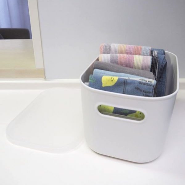 ハンカチ収納 アイデア15選 100均などでできるおしゃれなしまい方って Folk