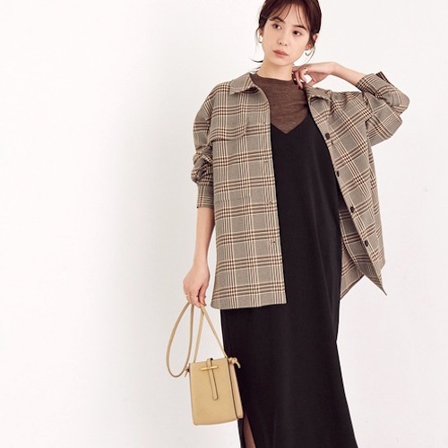 万能な黒いワンピースコーデ特集 きれいめ カジュアルまで見せ方を変える着こなし術 Folk