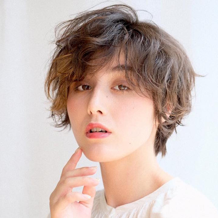 アシメショートヘア特集 可愛い かっこいいまで叶う大人女性向けスタイル Michill ミチル