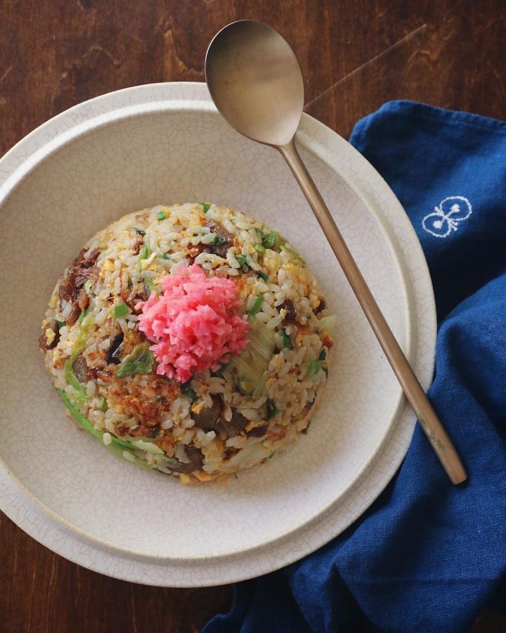 自家製紅生姜でどて焼き卵レタス炒飯