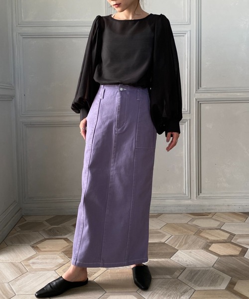 21年の春コーデは黒ブラウスで大人可愛く オフィスにも使える着こなしのコツ Folk