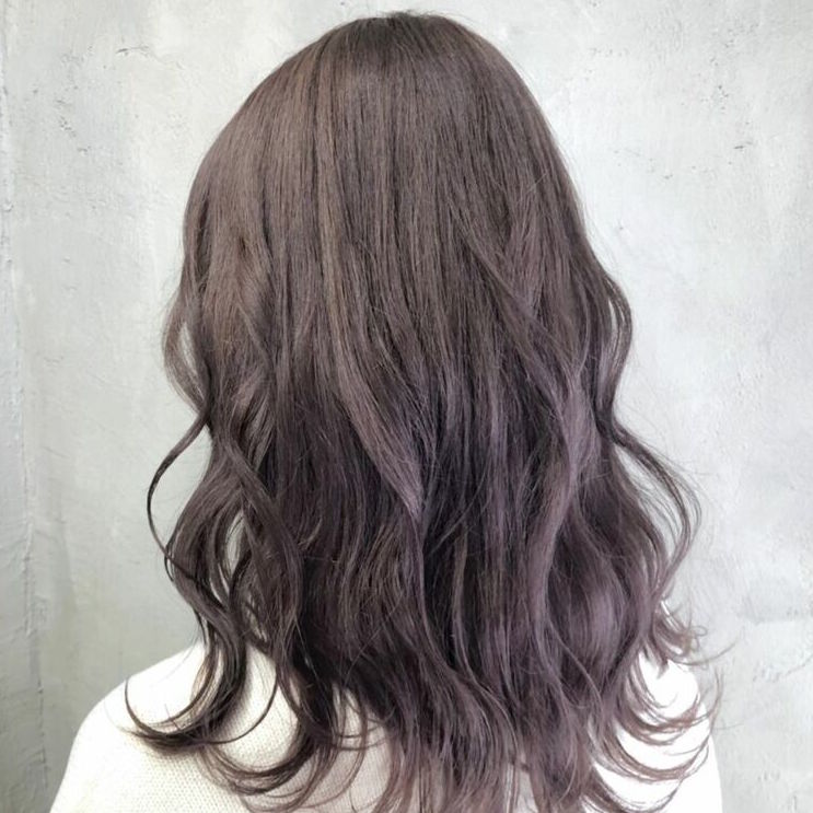 21 暗めのバレイヤージュカラーってどう 大人女性に似合う髪色をご紹介 Folk