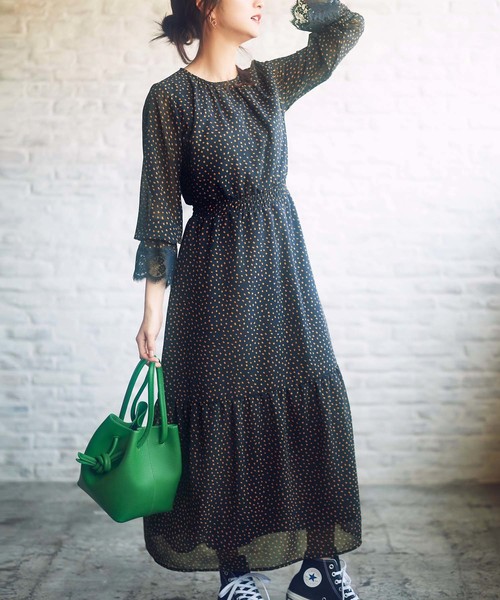 ドットワンピースに合うアイテムって 21年の旬な大人コーデ見本集 Folk
