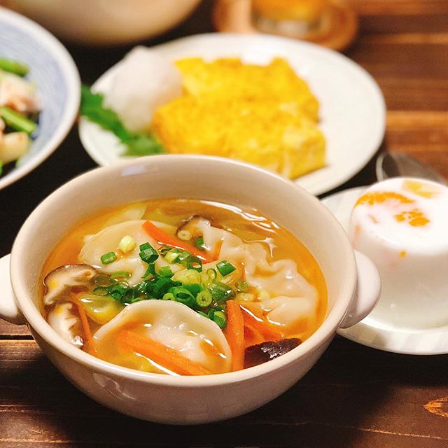 おかずもかねた人気の水餃子入りスープ