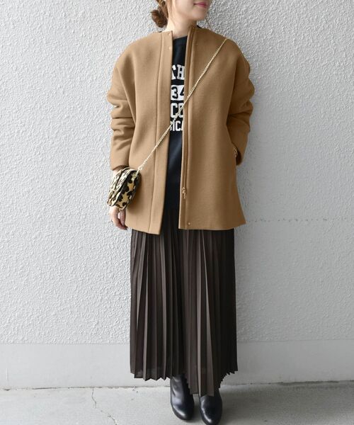 ダッフルコート×ブラウン系プリーツスカート
