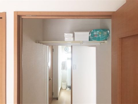 トイレ収納は突っ張り棒で簡単に増やせる 賃貸でも安心なおしゃれアイデア集 Folk