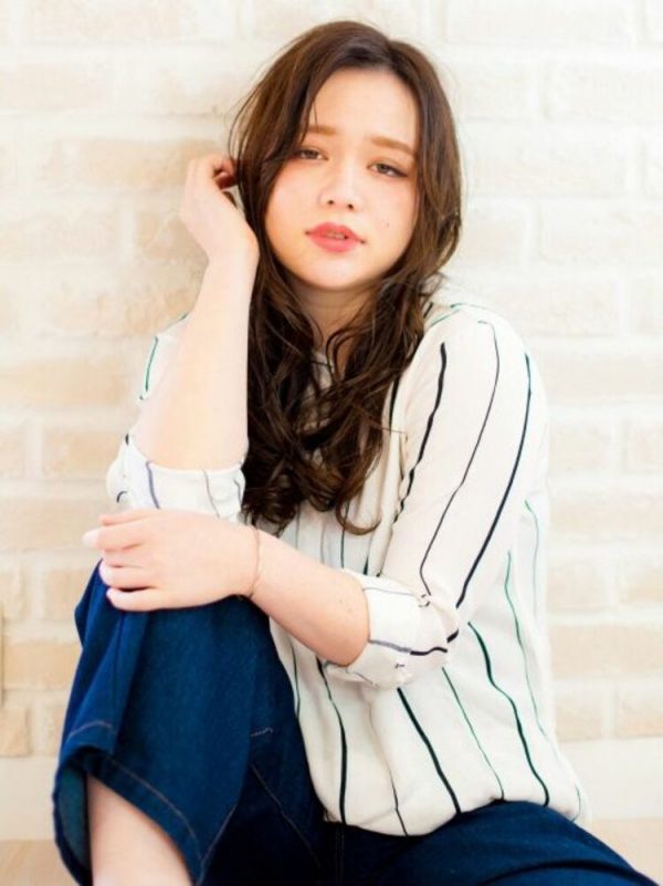 可愛らしさアップ♡30代向けセミロングヘア