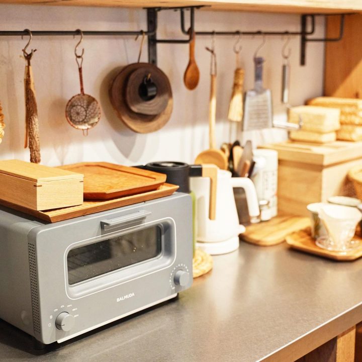 収納上手さんのs字フック活用術 おうち中で大活躍するアイデア実例をご紹介 Folk