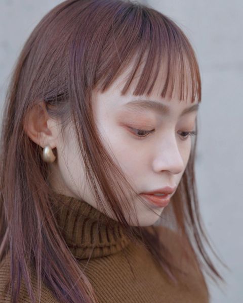 短め前髪がかわいいレイヤーセミロング