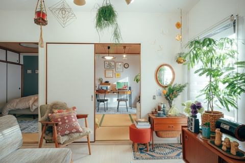 オレンジのスツール