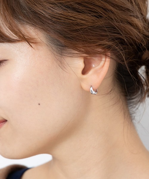 プチプラなのに高見えが叶う人気アクセサリー 40代女性におすすめのアイテム集 Folk