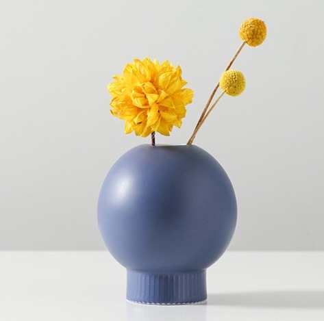 お花がもっと素敵に見える一輪挿し16選 おしゃれなガラスや陶器などをご紹介 Folk