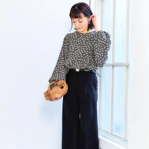 21年は黒ワイドパンツを上手に着回す 通勤も休日も着こなし自由自在 Folk