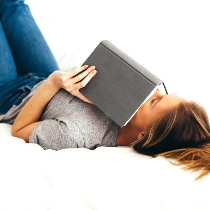 一息つきたい時は読書を 21年版 40代女性におすすめの本をご紹介 Folk