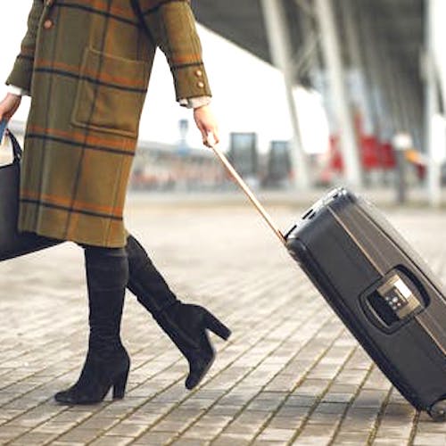 機内持ち込みにもおすすめの小型スーツケース12選 仕事や旅行もこれで安心 Folk