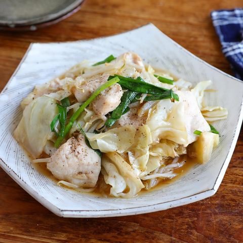 鶏むね肉とキャベツの香りごま油蒸し