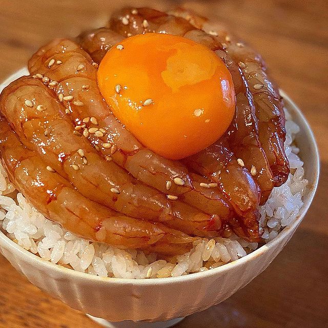 夕飯に人気の豪華レシピ！赤海老漬け丼