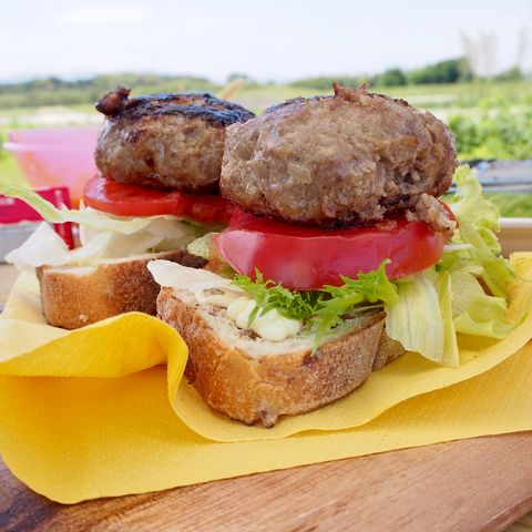 お肉が美味しい♡炭火焼きハンバーガーレシピ