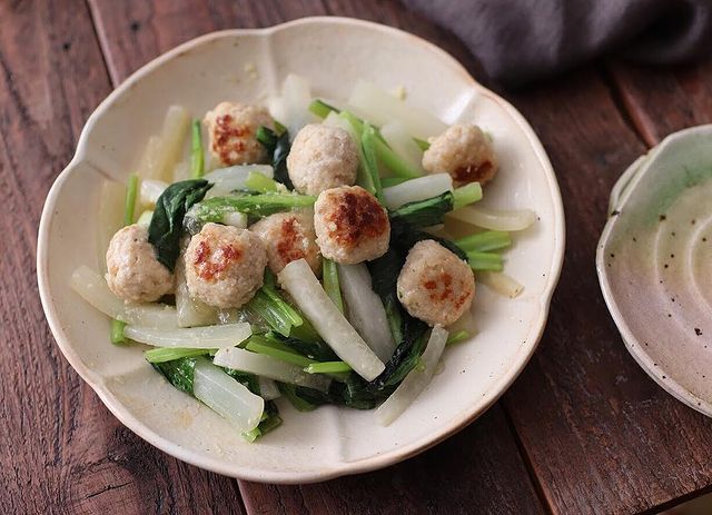 味付けさっぱり!鶏団子と大根の旨だし煮