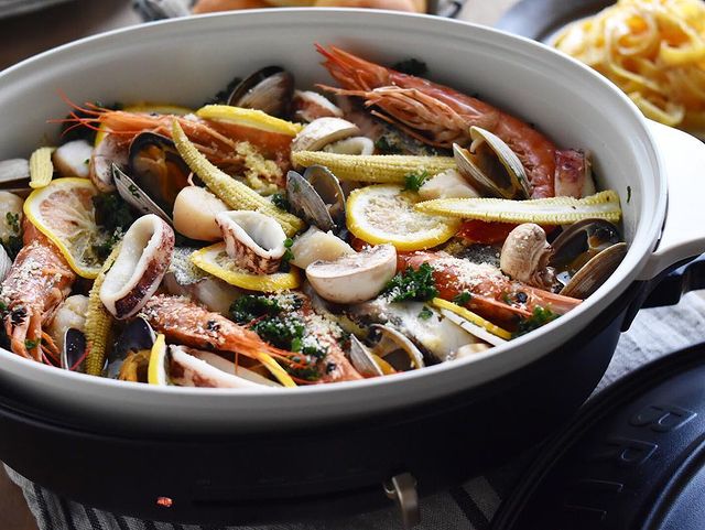簡単レシピ!フレッシュパセリと魚介のオイル蒸し