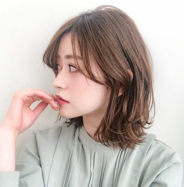 丸顔さんはワンレンボブで小顔見えが叶う 大人女性に似合う旬のスタイル集 Folk