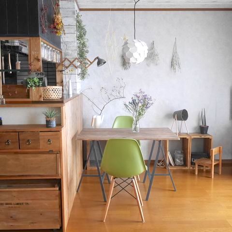 一人暮らしこそカフェテーブルで優雅な一時を 憧れのおしゃれな暮らしを叶えよう Folk