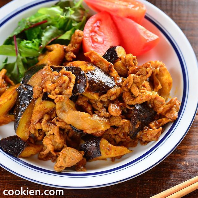 なす、豚肉、カレー、トマト、レタス。