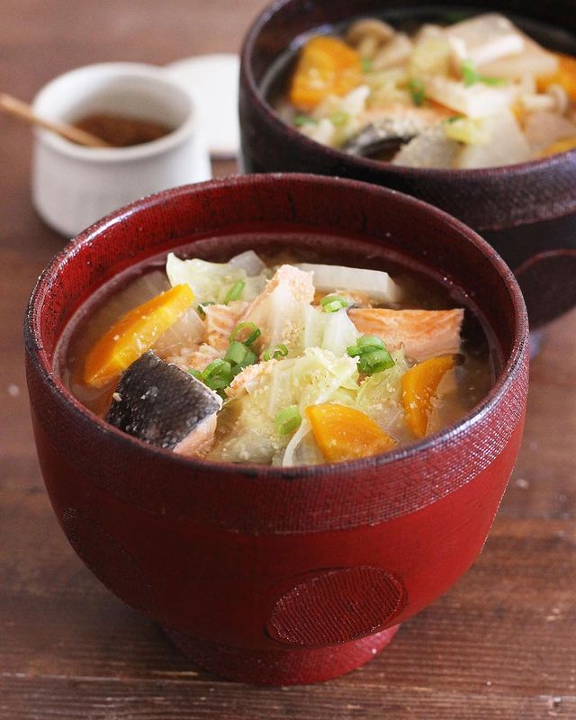 大根&玉ねぎの甘みたっぷり!鮭あら汁レシピ