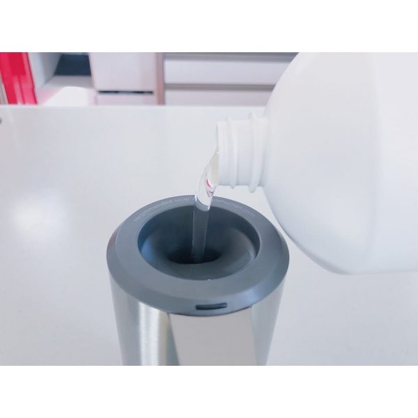 漏斗型で詰め替えやすい