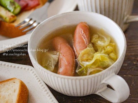 幼児に人気!キャベツとウインナーのスープ