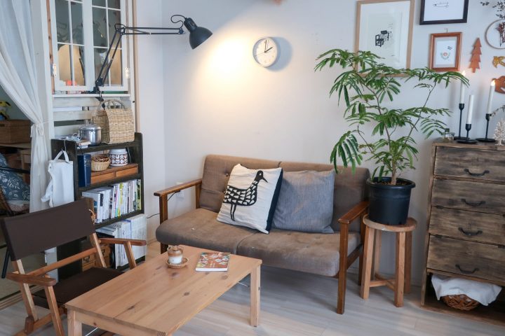 リビング端のソファスペース