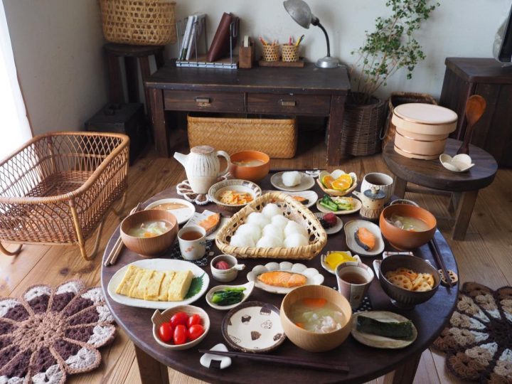 ちゃぶ台のあるリビング