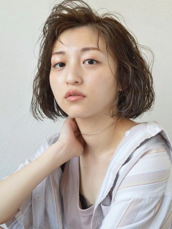 爽やかで目を引く華やかヘアアレンジ