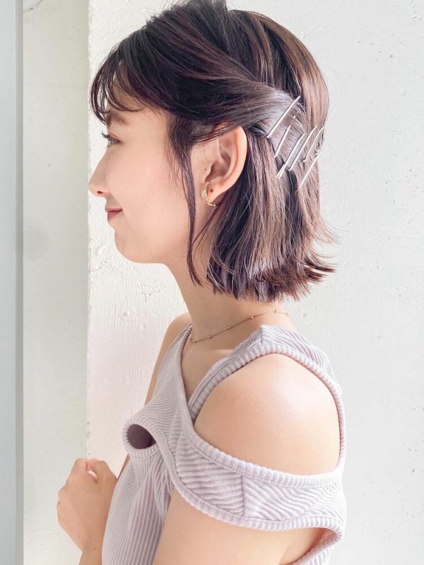 短いボブでも簡単にできるヘアアレンジ