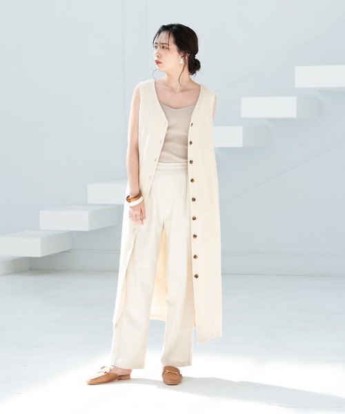 ベージュワンピースで夏コーデを格上げ 21 トレンド感あふれる着こなし術 Folk