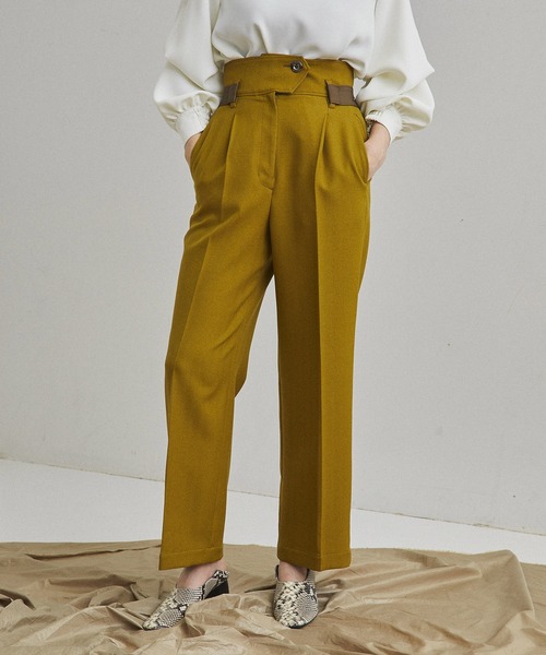 シフォントップス×クロップドパンツ
